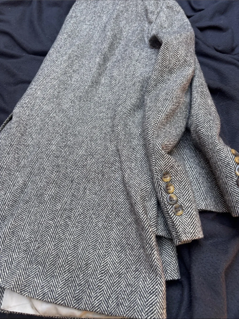 bill blass Gray Herringbone Sport Coat Blazer. Vintage Crew Neck 100% Pure Wool